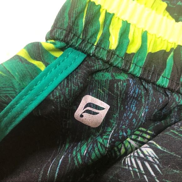 Fabletics green running / work out shorts - Picture 4 of 4